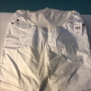 New indigo blues maternity shorts small